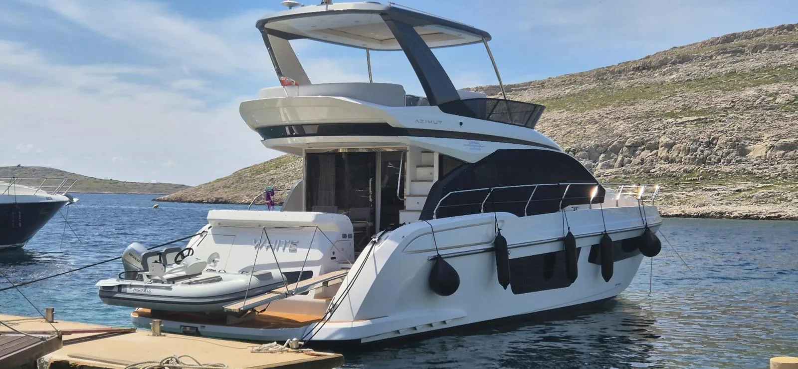 Azimut 53 Fly - White