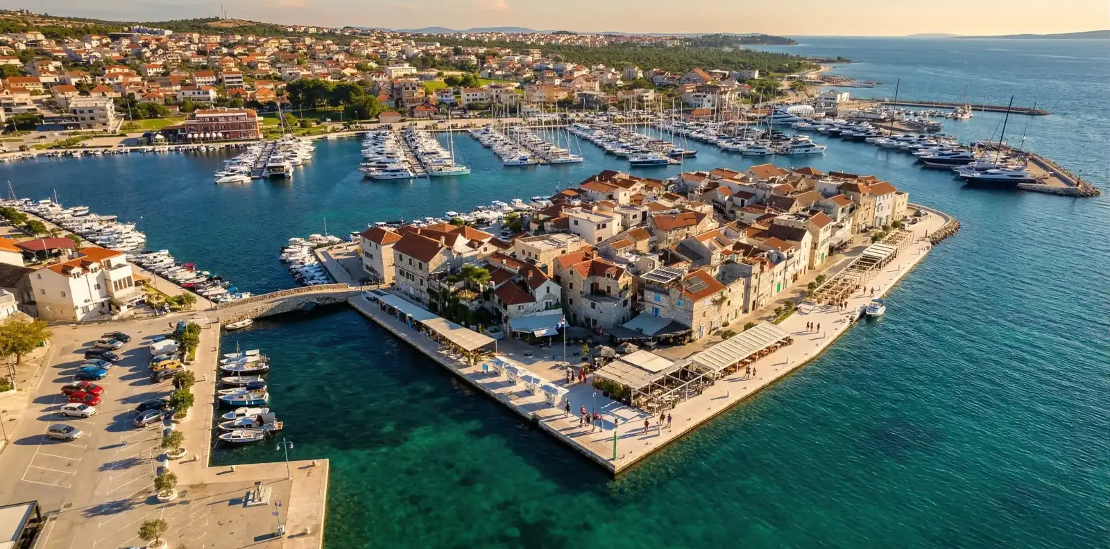 Tribunj: Altstadt und Marina