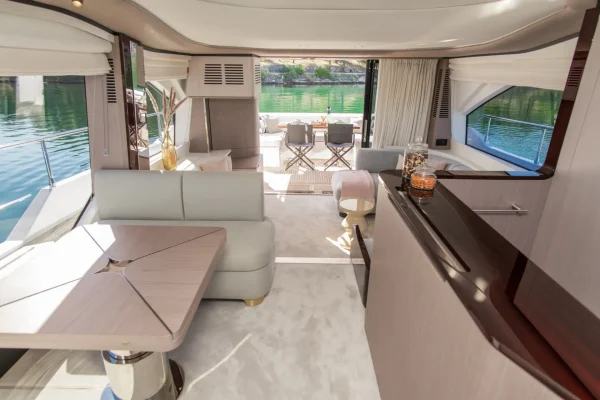 Azimut 60 Fly - Alibaba - Salon