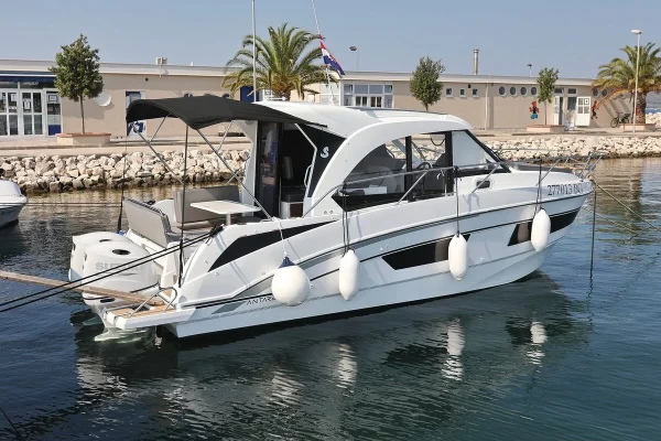Motorboot in Biograd: Antares 9 - Freya