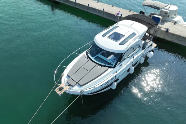 Motorboot in Biograd: Antares 9 - Freya