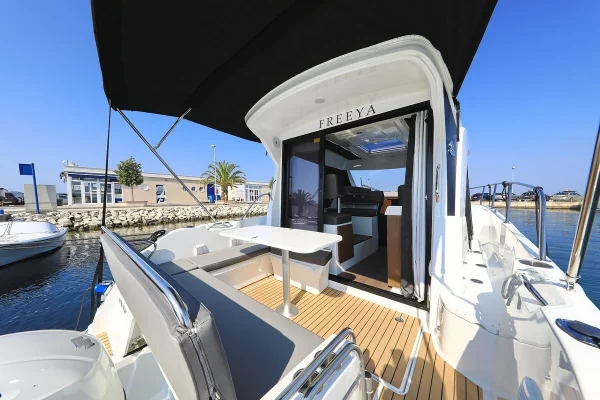 Motorboot in Biograd: Antares 9 - Freya