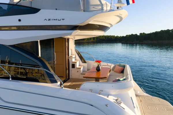 Azimut 53 Fly - Nalu - Deck