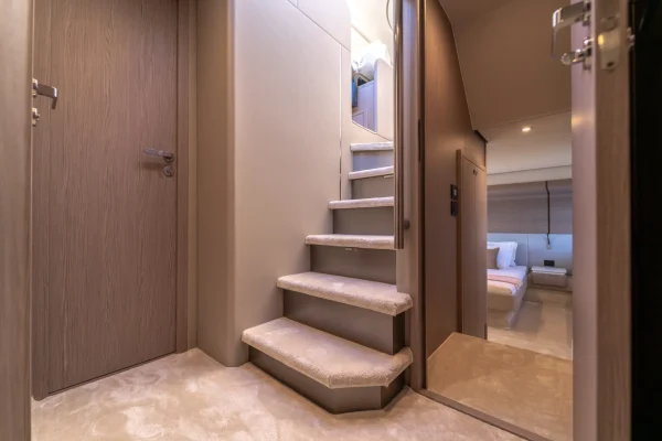 Azimut 53 Fly - Nalu - Lower Deck