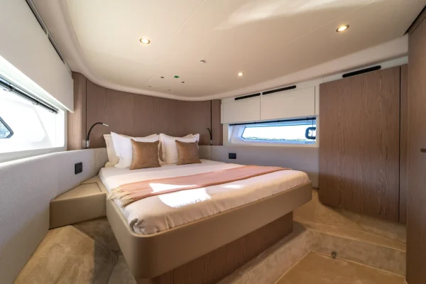 Azimut 53 Fly Nalu - Mastercabin