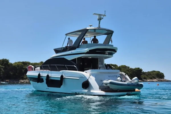Azimut 53 Fly - White