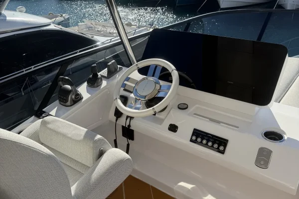 Azimut 53 Fly - White