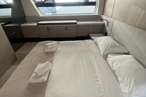 Azimut 53 Fly - White