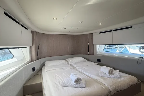 Azimut 53 Fly - White