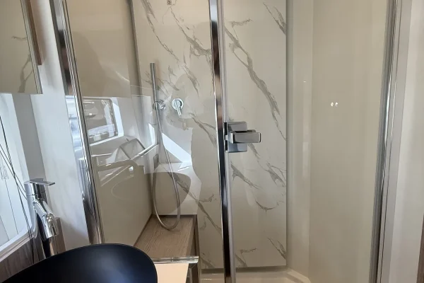 Azimut 53 Fly - White