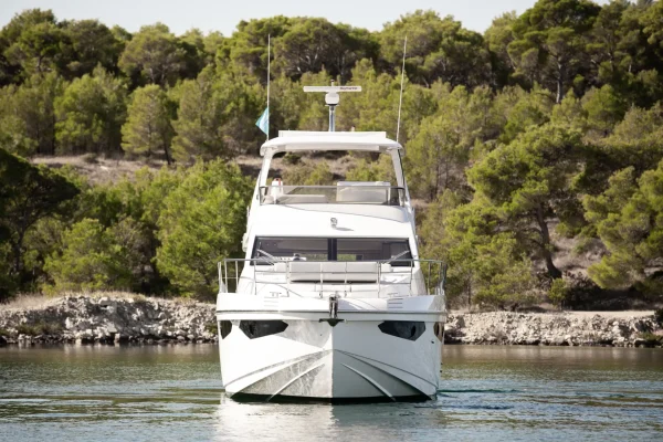 Azimut 60 Fly - Alibaba in Sibenik - Kroatien