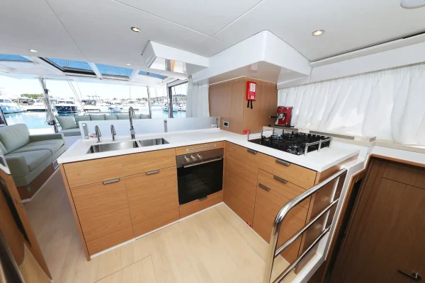 Catamaran: Bali 4.6 - Hermine