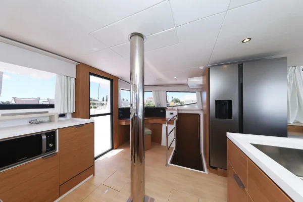 Catamaran: Bali 4.6 - Hermine