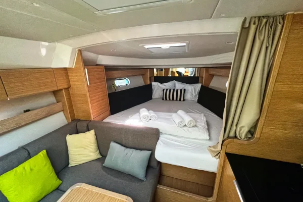 Bavaria 33 "Palermo" mieten