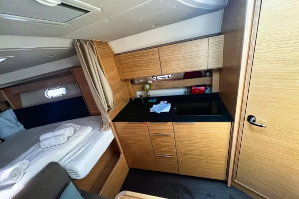 Bavaria 33 "Palermo" mieten