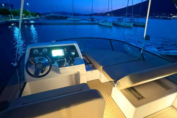 Bavaria Virtess 420 Fly - Lana