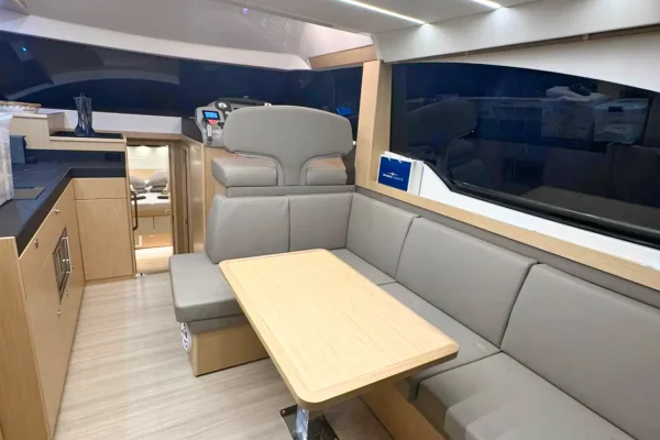 Charteryacht Bavaria Virtess 420 Fly Lana