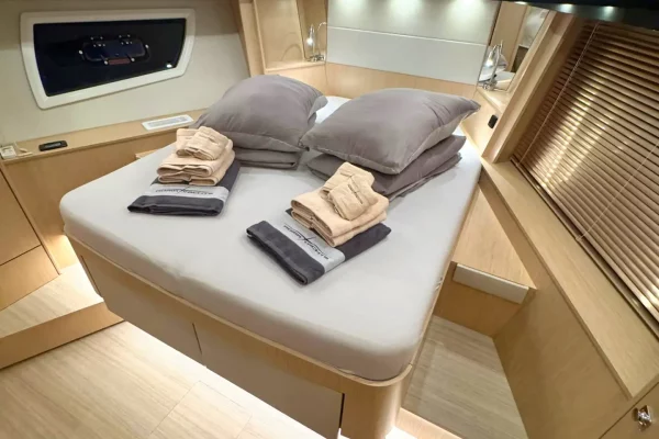 Charteryacht Bavaria Virtess 420 Fly Lana