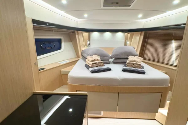 Charteryacht Bavaria Virtess 420 Fly Lana