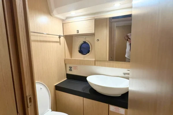 Charteryacht Bavaria Virtess 420 Fly Lana