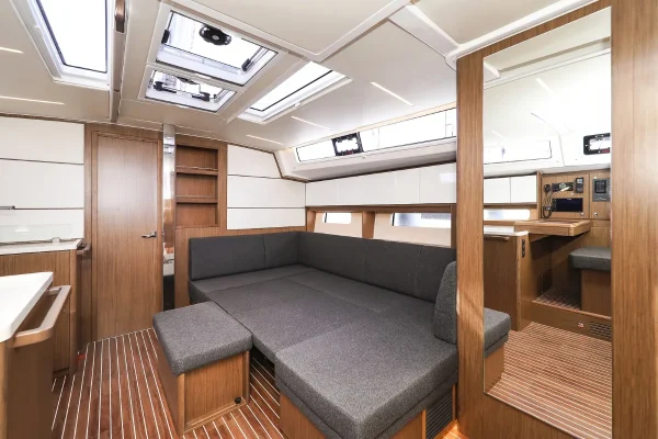 Segelboot Charter: Bavaria C46 - Lana Salon
