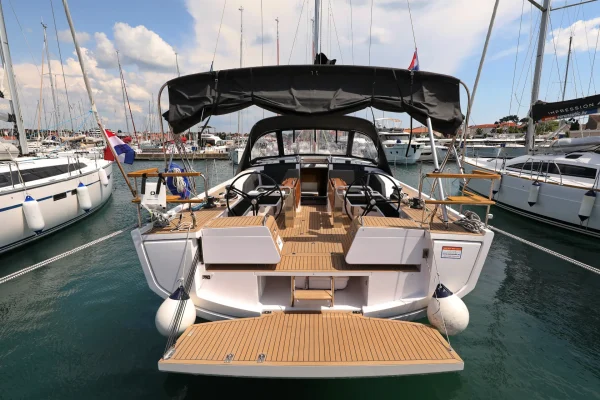 Segelyacht Charter: Elan GT6 - Revolution