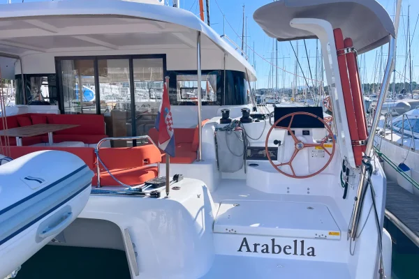 Excess 14 Arabella Sibenik