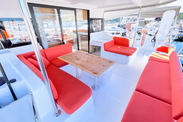 Excess 14 Arabella Sibenik