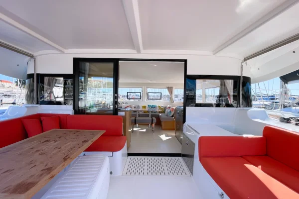 Excess 14 Arabella Sibenik