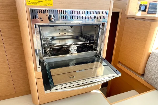 Excess 14 Arabella Sibenik