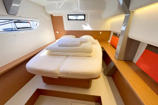 Excess 14 Arabella Sibenik