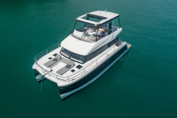 Powerkatamaran in Trogir: Fountaine Pajot MY - Mala