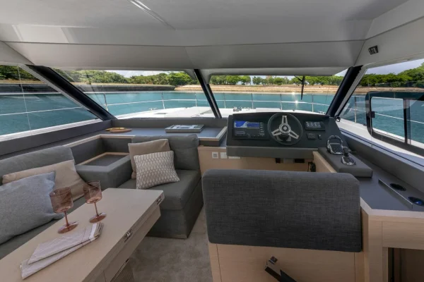 Powerkatamaran in Trogir: Fountaine Pajot MY - Mala