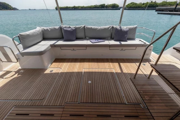 Powerkatamaran in Trogir: Fountaine Pajot MY - Mala
