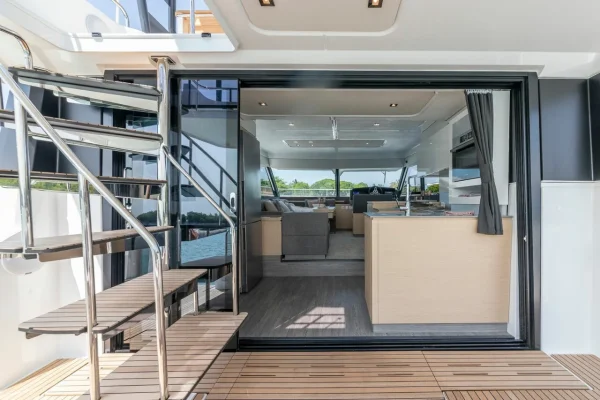 Powerkatamaran in Trogir: Fountaine Pajot MY - Mala