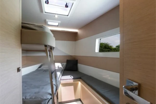 Powerkatamaran in Trogir: Fountaine Pajot MY - Mala