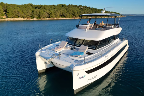Fountaine Pajot MY6 - Family 2.0