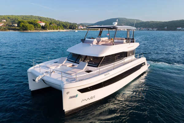 Fountaine Pajot MY6 - Family 2.0