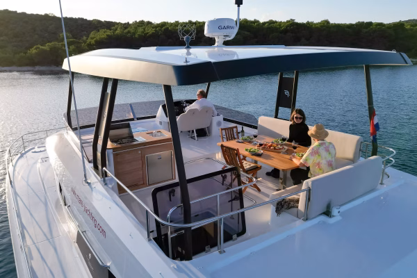 Fountaine Pajot MY6 - Family 2.0