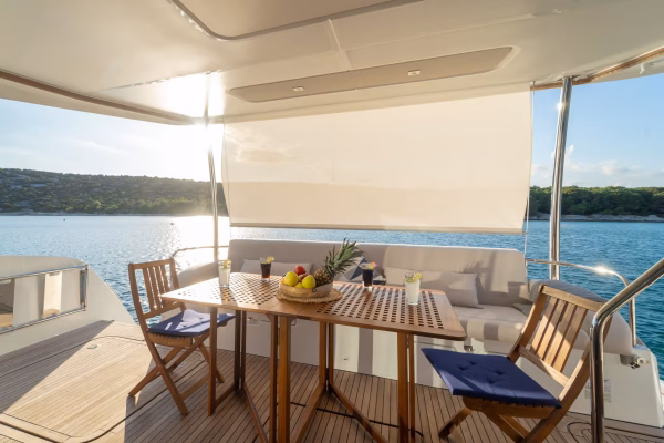 Fountaine Pajot MY6 - Family 2.0
