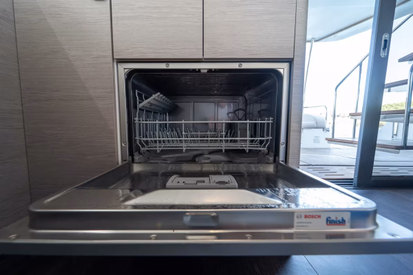 Fountaine Pajot MY6 - Family 2.0