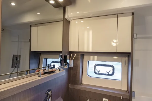 Motoryacht Charter in Šibenik: Gran Turismo 45 - Holly IV