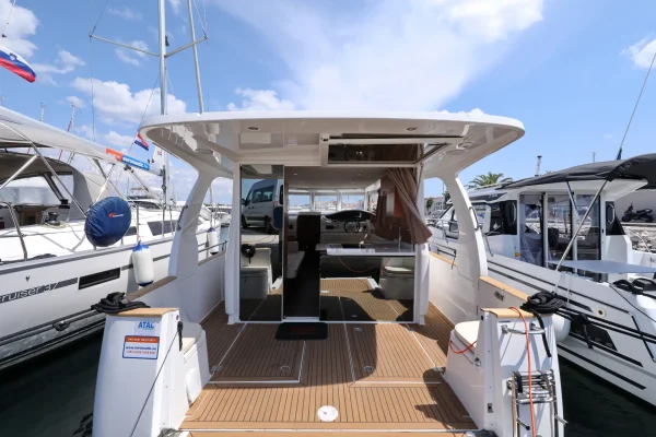 Bootscharter in Kroatien: Greenline 33 - Mozart