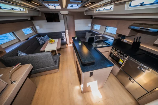 Luxus und Segeln in Trogir: Hanse 588 - Oceanelle