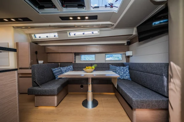 Luxus und Segeln in Trogir: Hanse 588 - Oceanelle