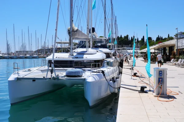 Katamaran mieten Lagoon 38