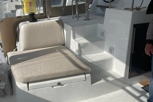 Lagoon 42 - Slowdown