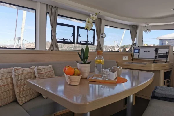 Lagoon 42 - Slowdown