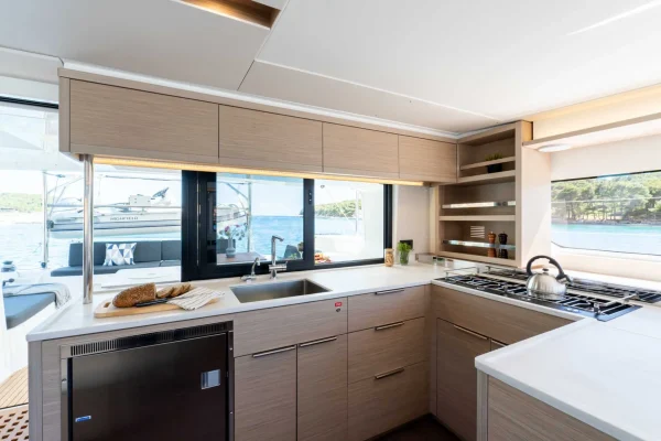 Katamaran mieten Šibenik: Lagoon 46 - Mare Azul