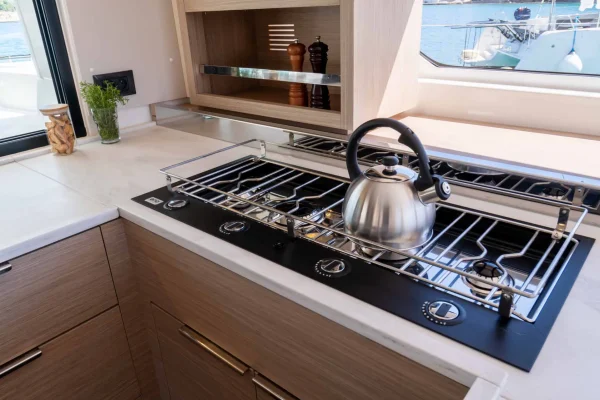 Katamaran mieten Šibenik: Lagoon 46 - Mare Azul